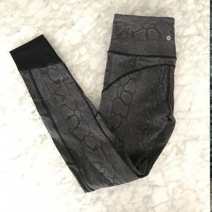 VIMMIA Grey Snakeskin Yoga Pants Leggings